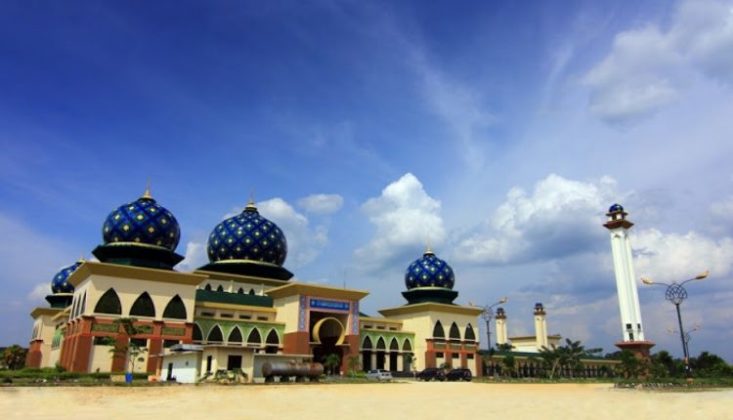 Masjid Sultan Syarif Hasyim Lokasi : JL. Kompleks Islamic Center Madinatul Ulum, Kampung Rempak Siak, Kp. Rempak, Siak, Kabupaten Siak, Riau