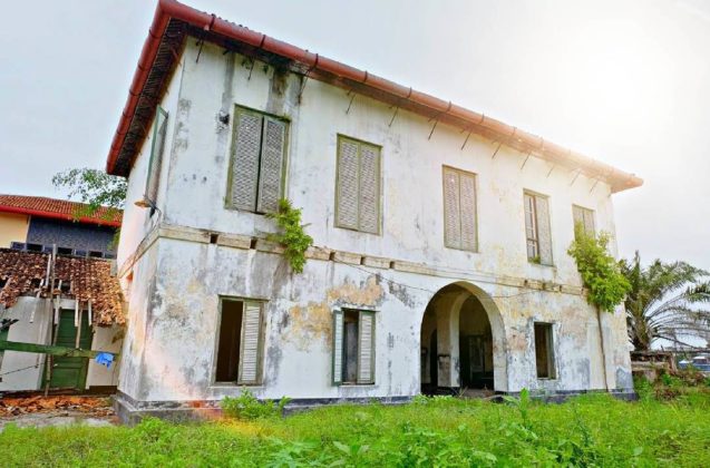 Gedung Tangsi Belanda Lokasi : Benteng Hulu, Kecamatan Mempura, Kabupaten Siak, Riau